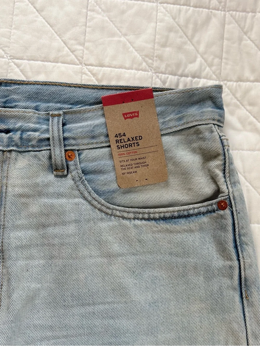 NWT Levi's 454 Relaxed Denim Shorts Light Wash - Size 34 10 inch Inseam